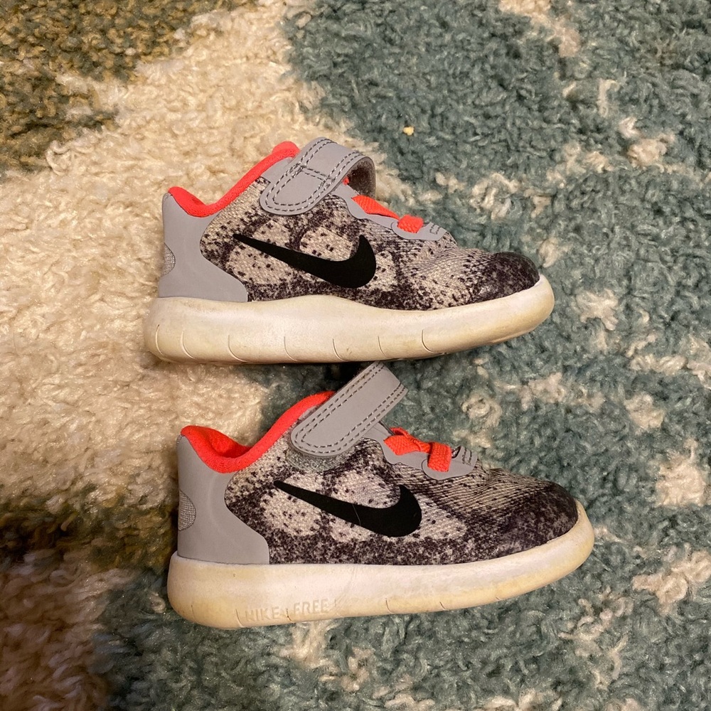 Size 4 toddler girl Nike’s